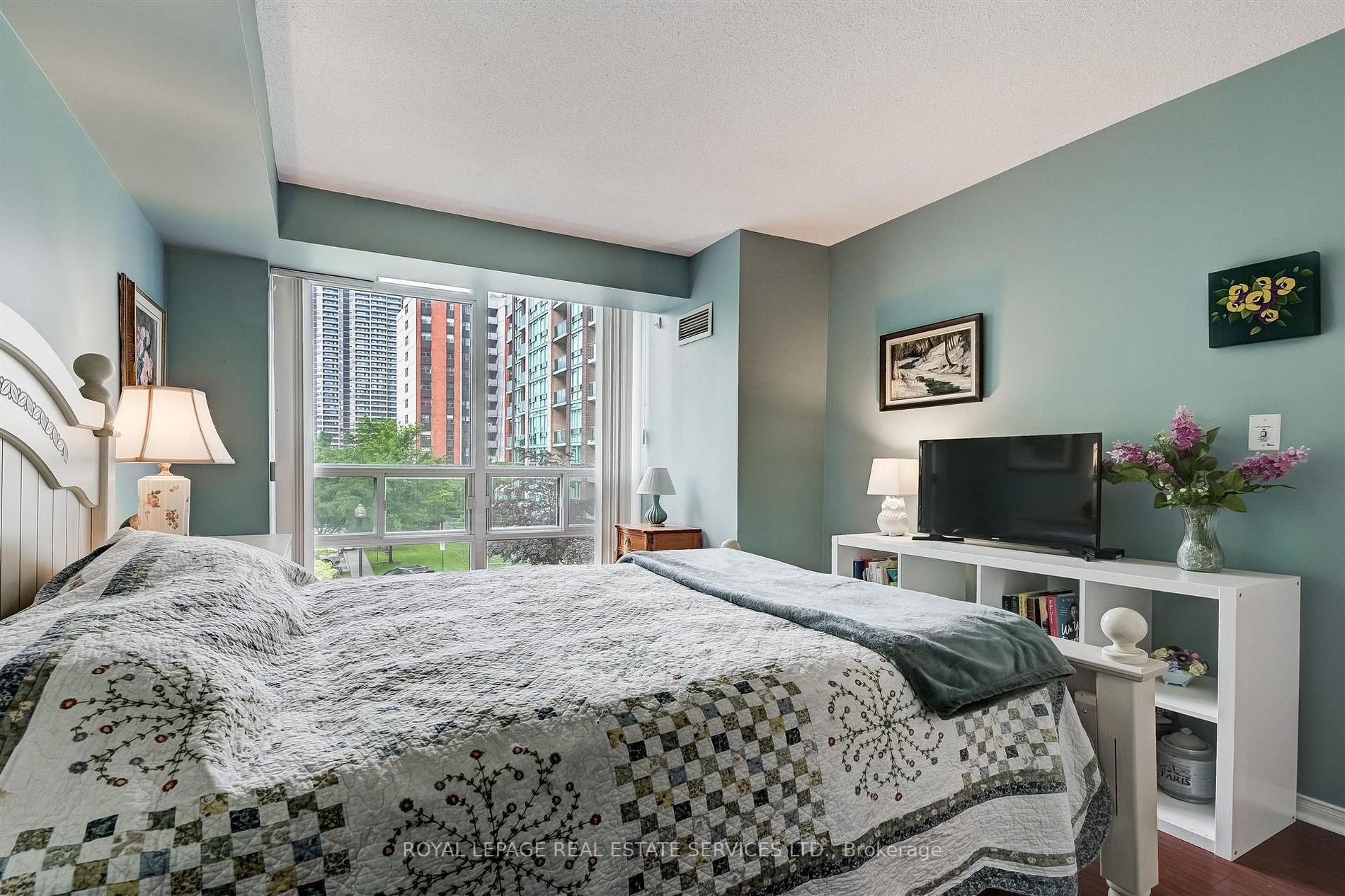 9 Michael Power Pl, #314