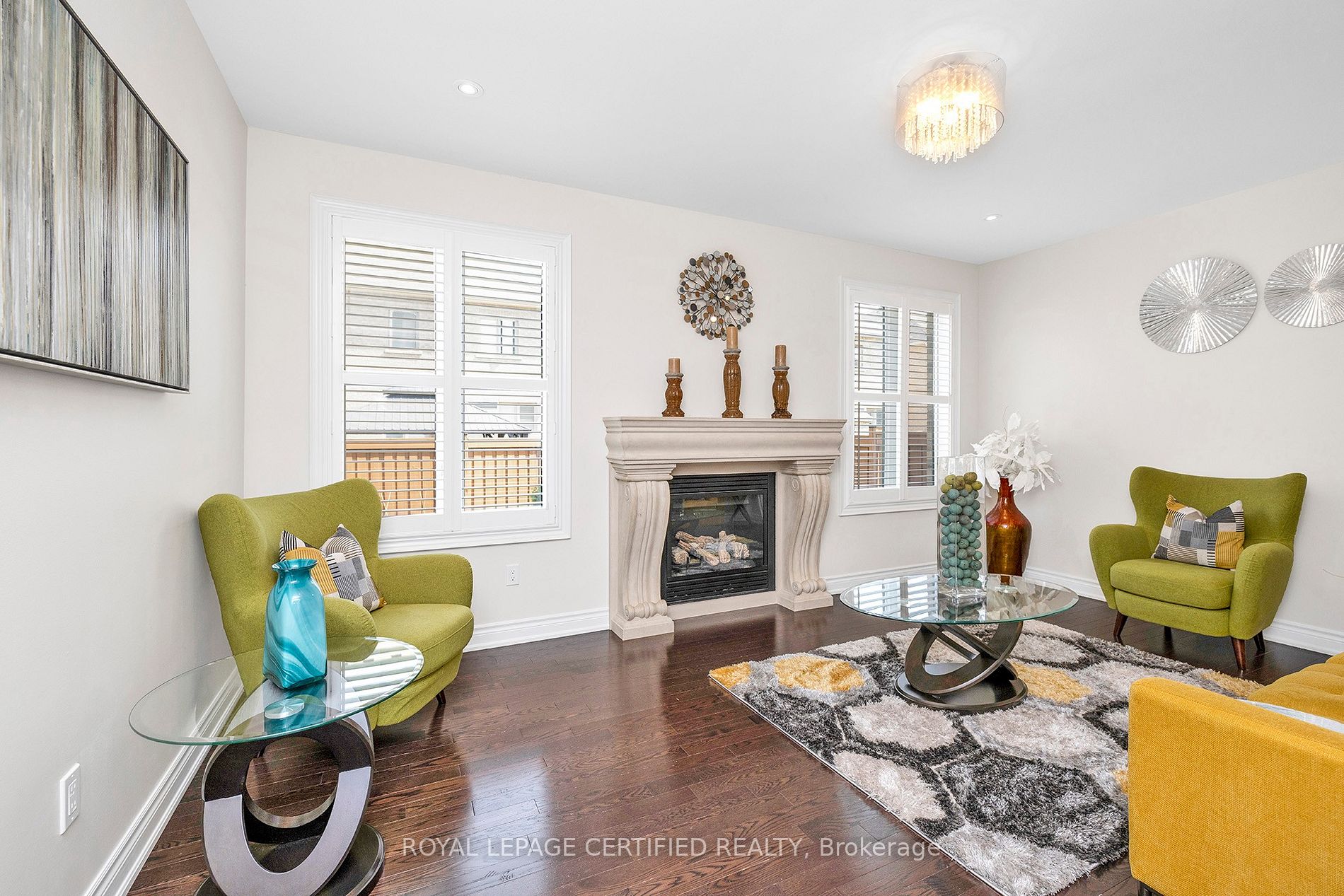 25 Ladbrook Cres