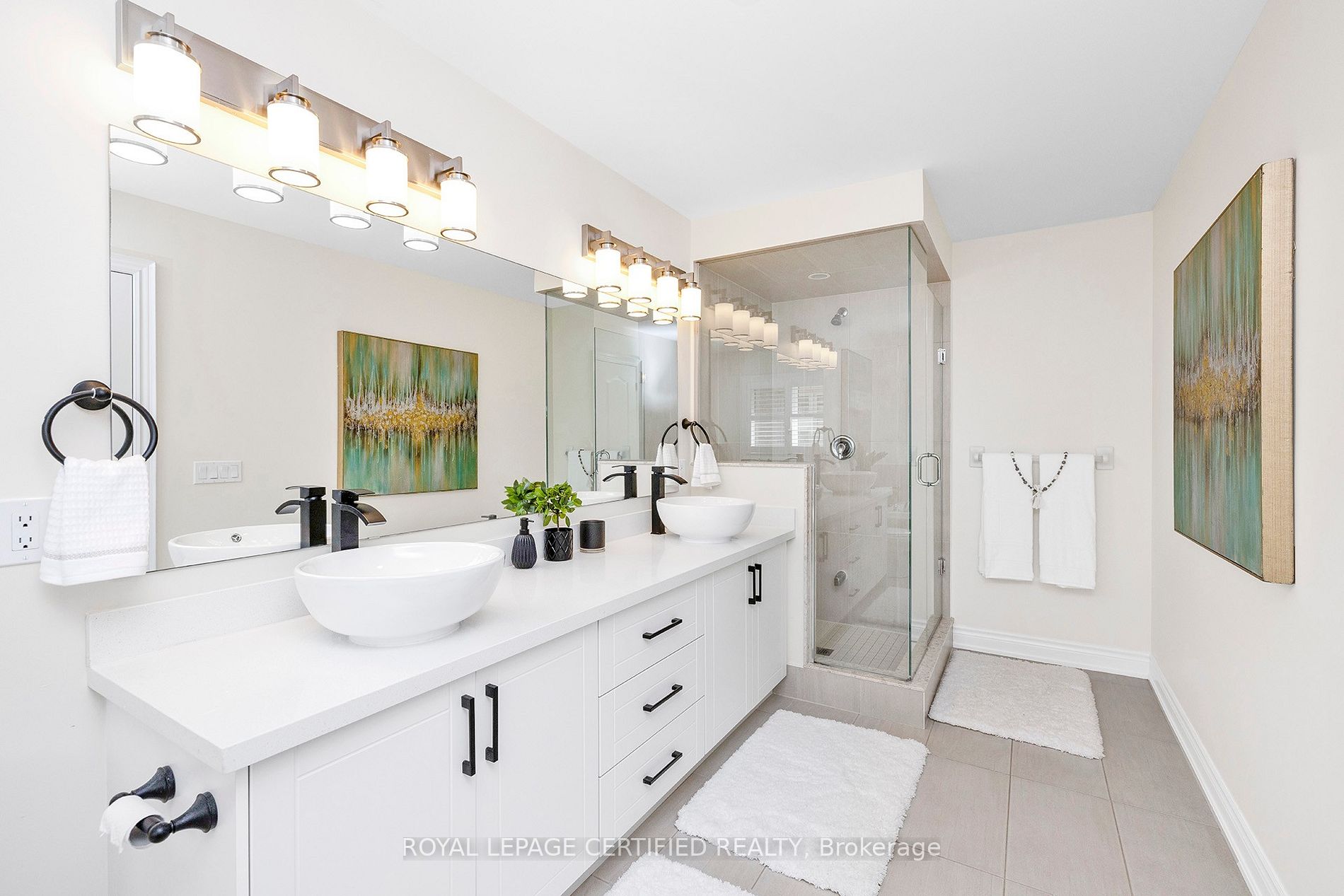 25 Ladbrook Cres