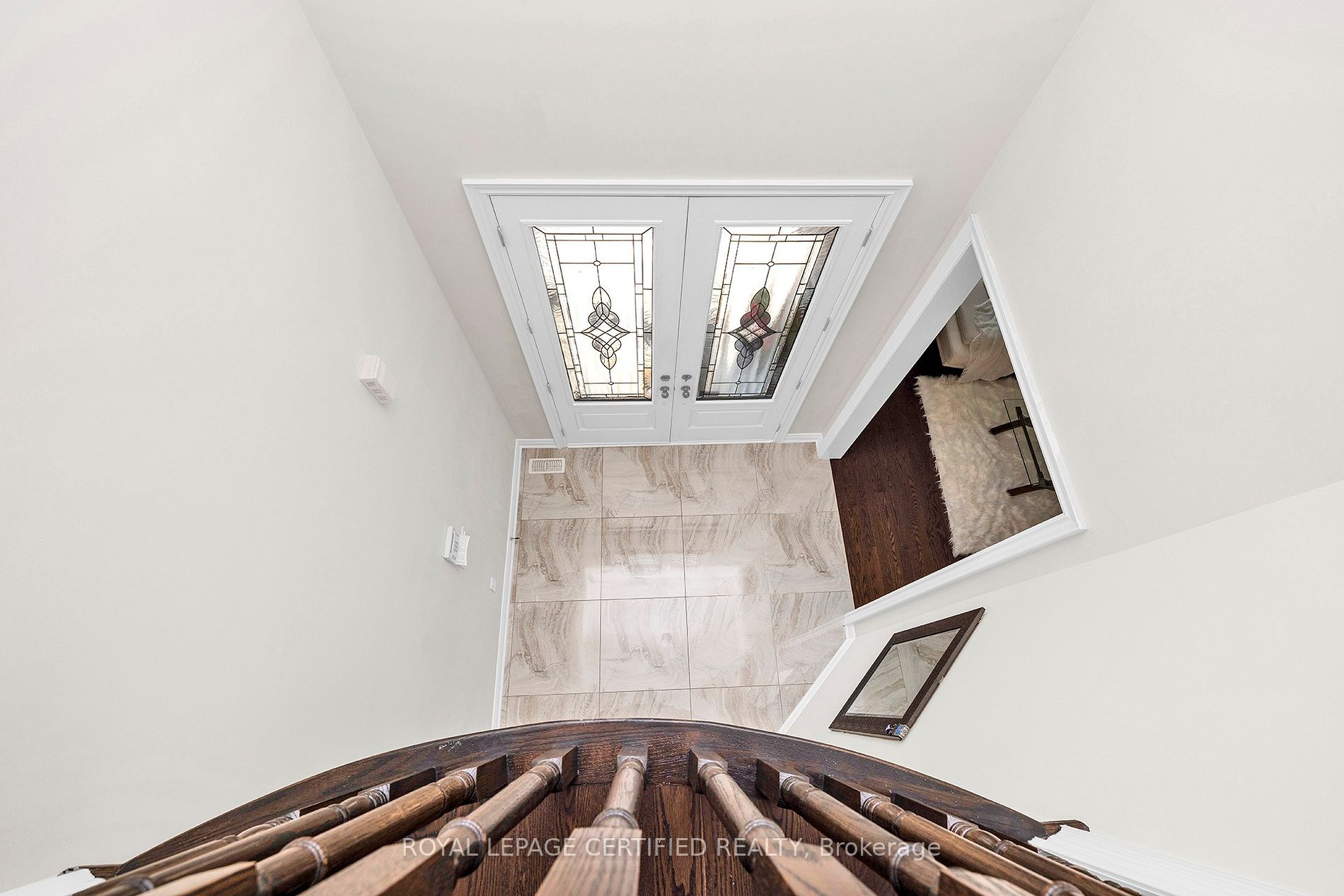 25 Ladbrook Cres