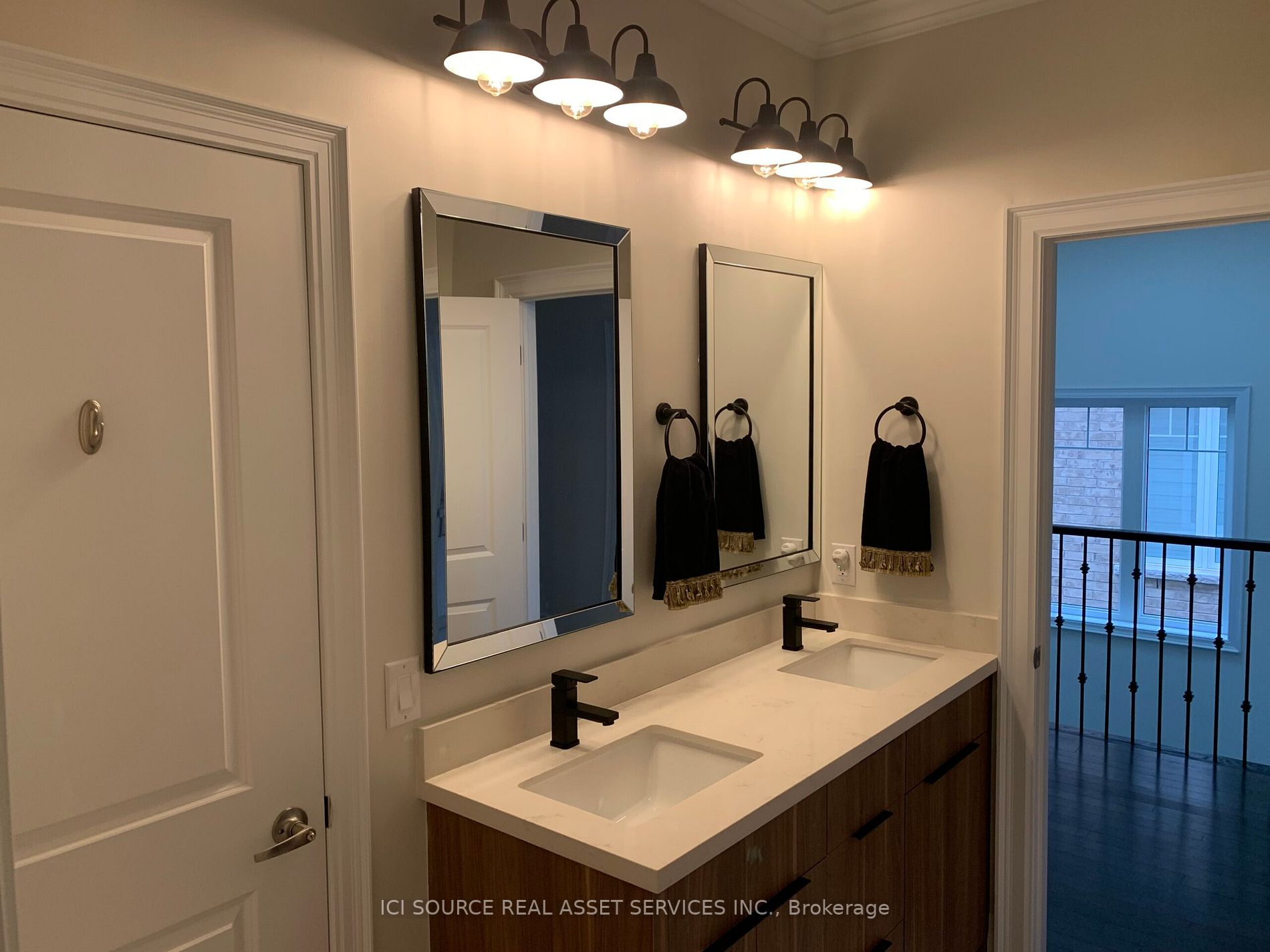 121 Waterview Common