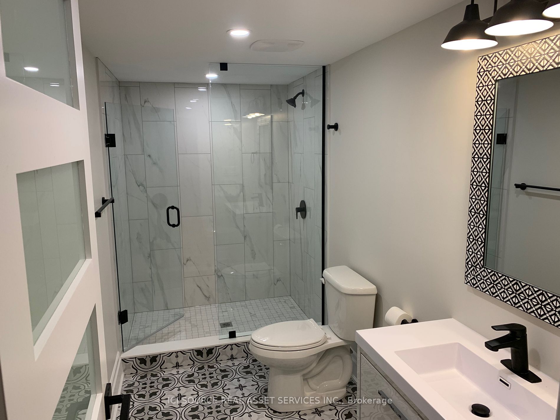 121 Waterview Common