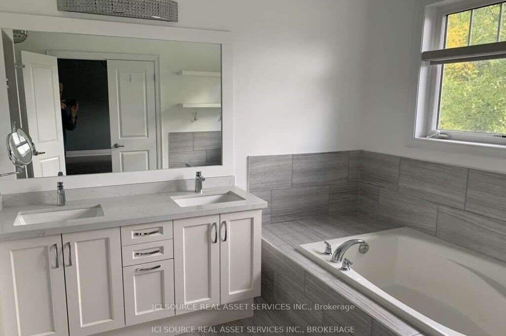 121 Waterview Common