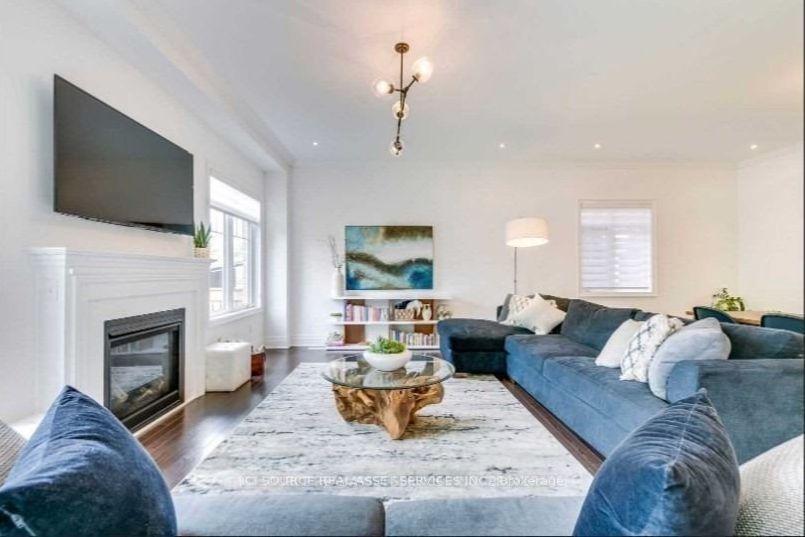 121 Waterview Common