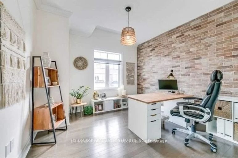 121 Waterview Common