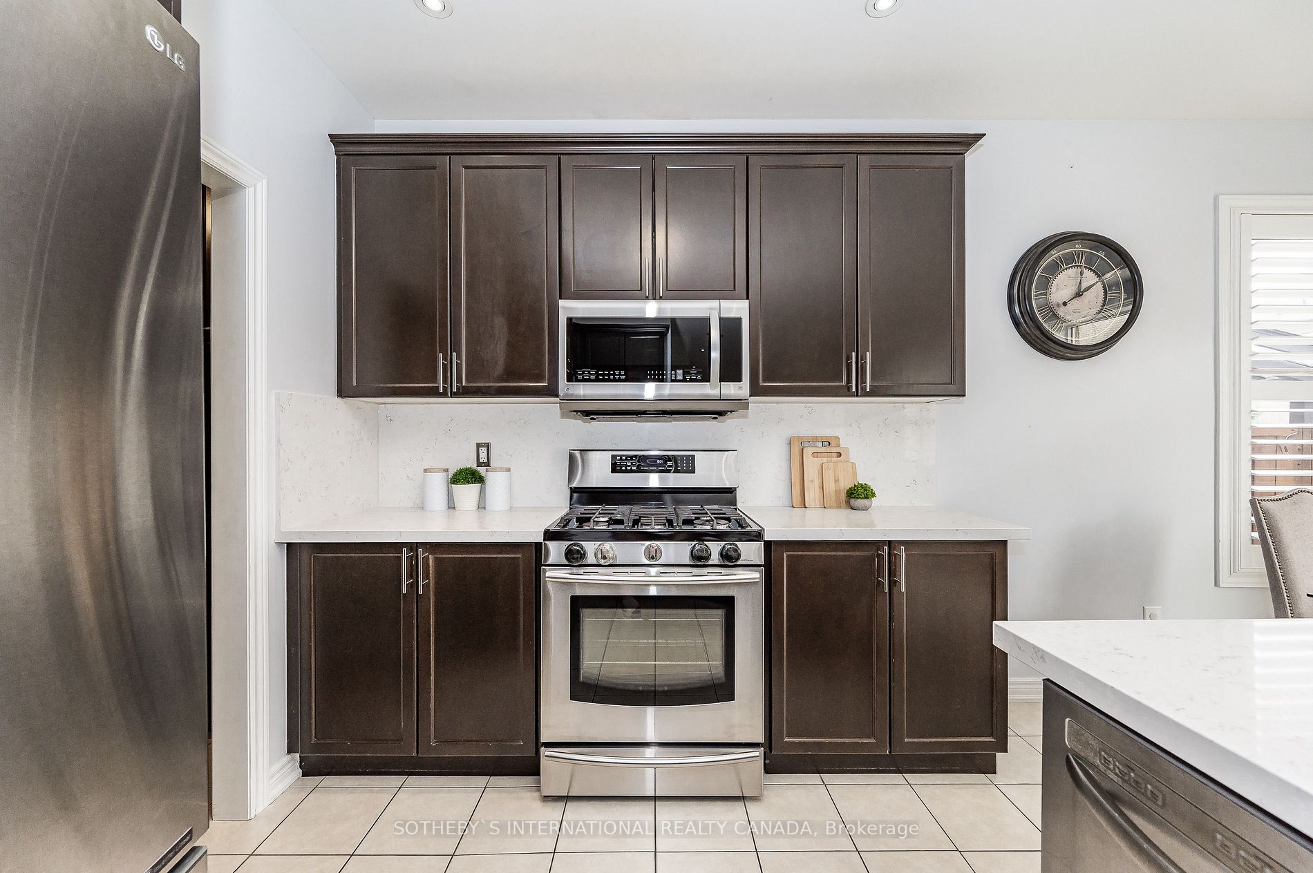 41 Amaryllis Dr