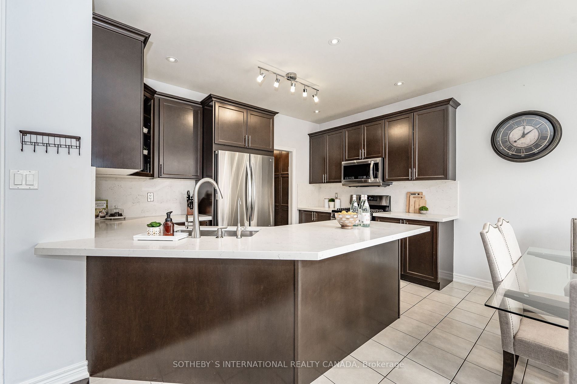 41 Amaryllis Dr