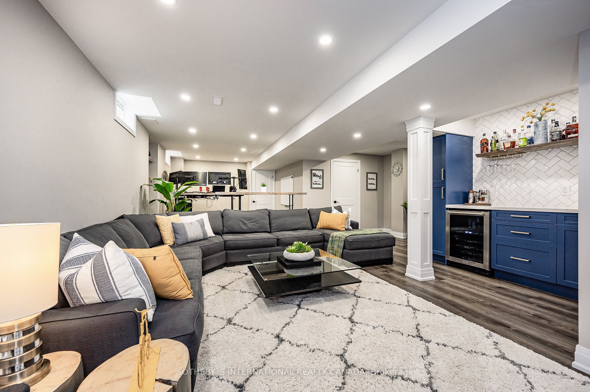 41 Amaryllis Dr