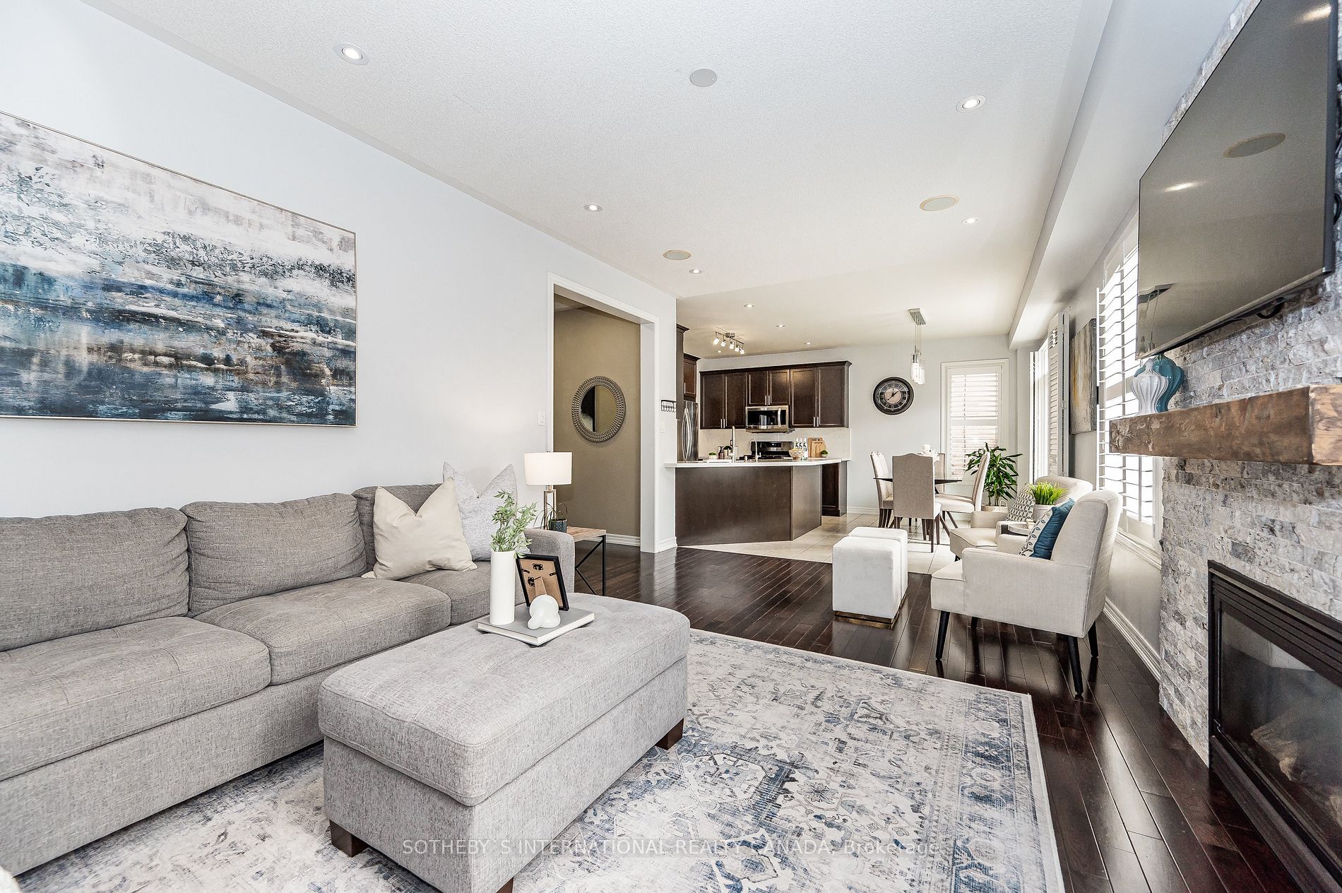 41 Amaryllis Dr