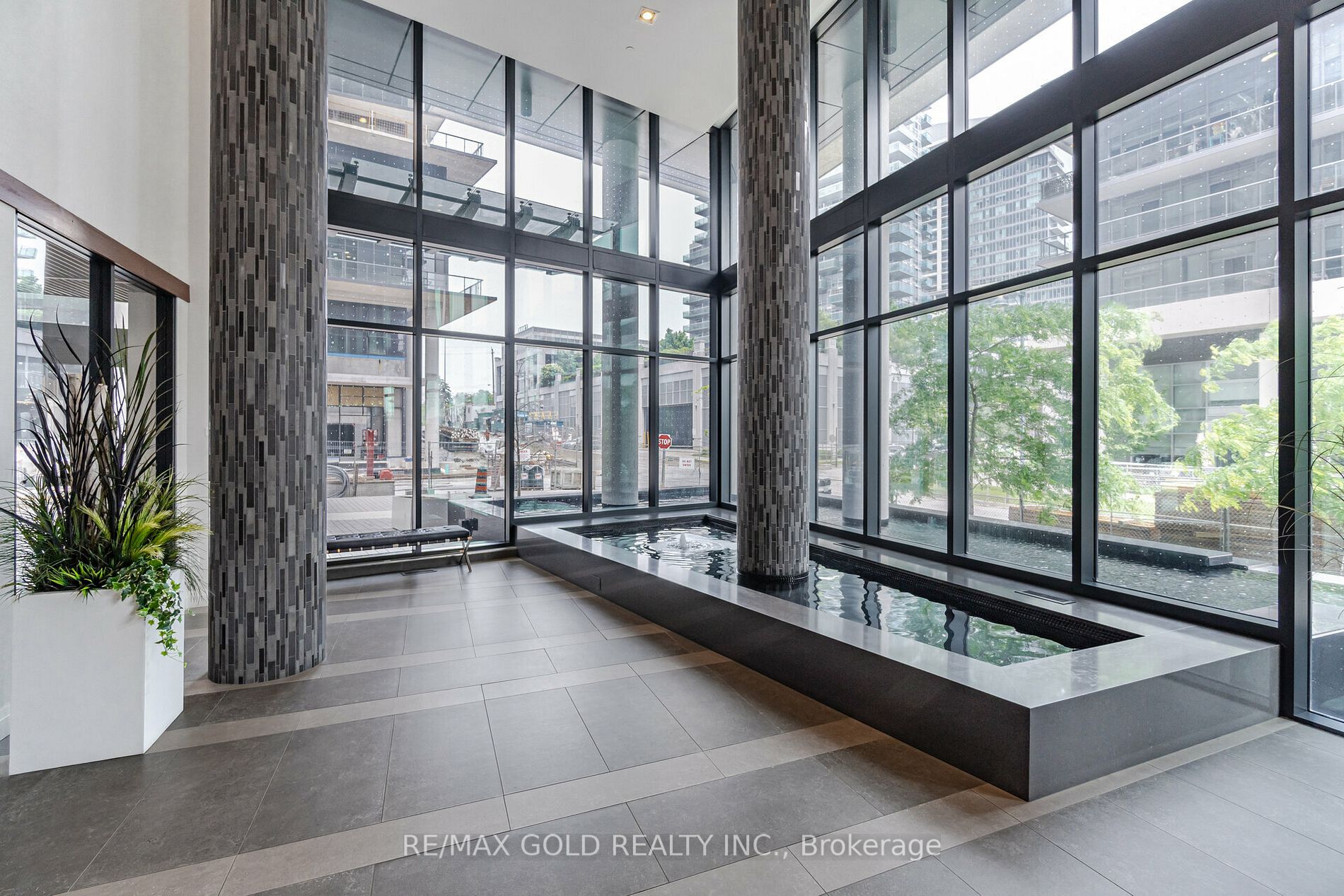 39 Annie Craig Dr, #1010