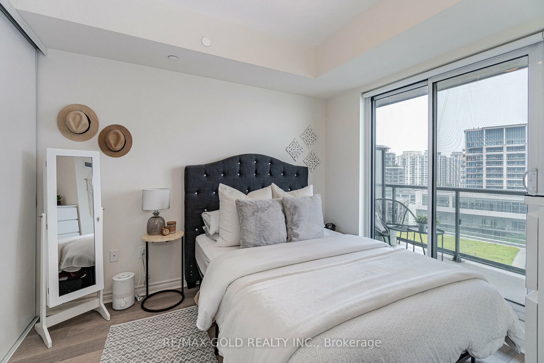 39 Annie Craig Dr, #1010