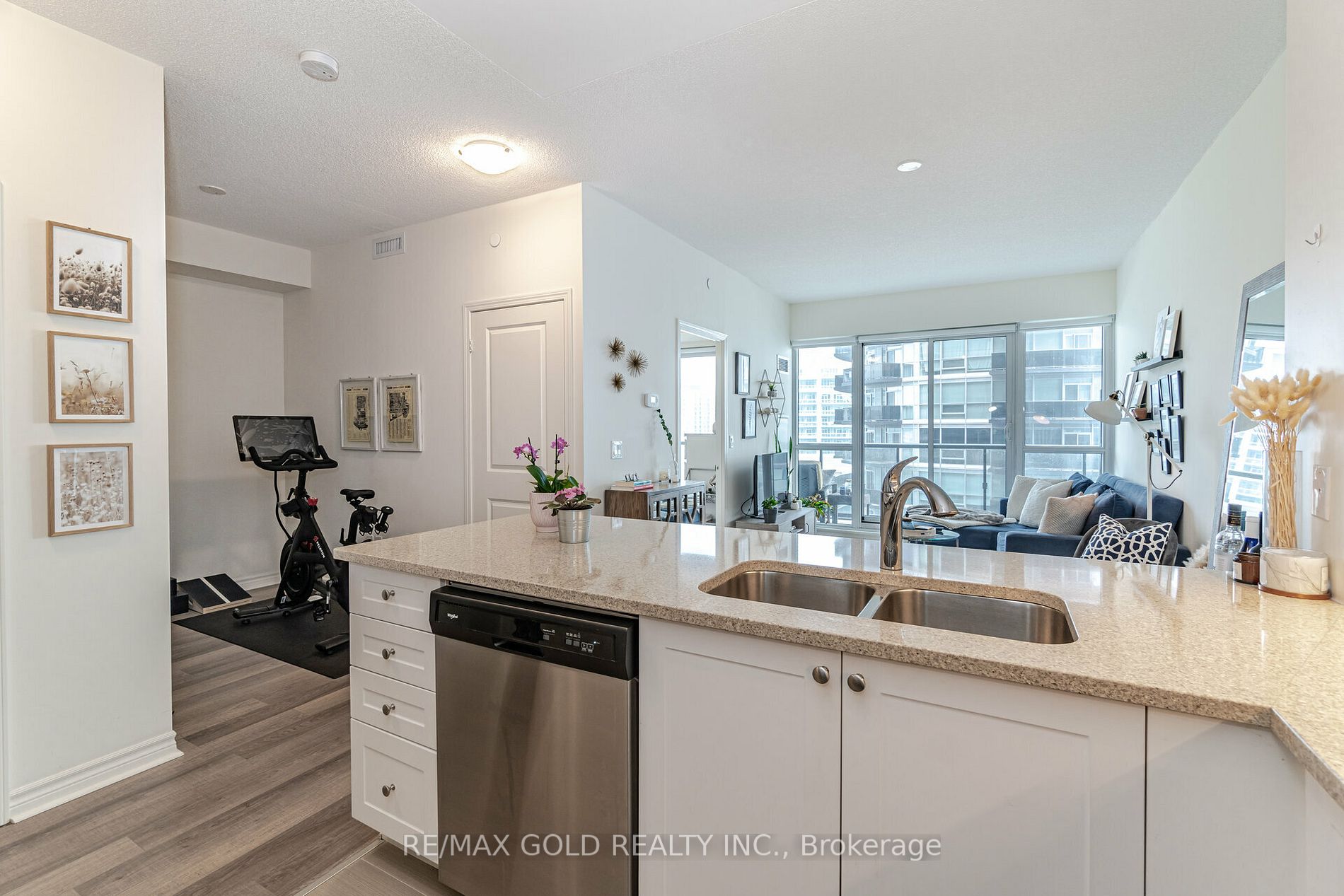 39 Annie Craig Dr, #1010