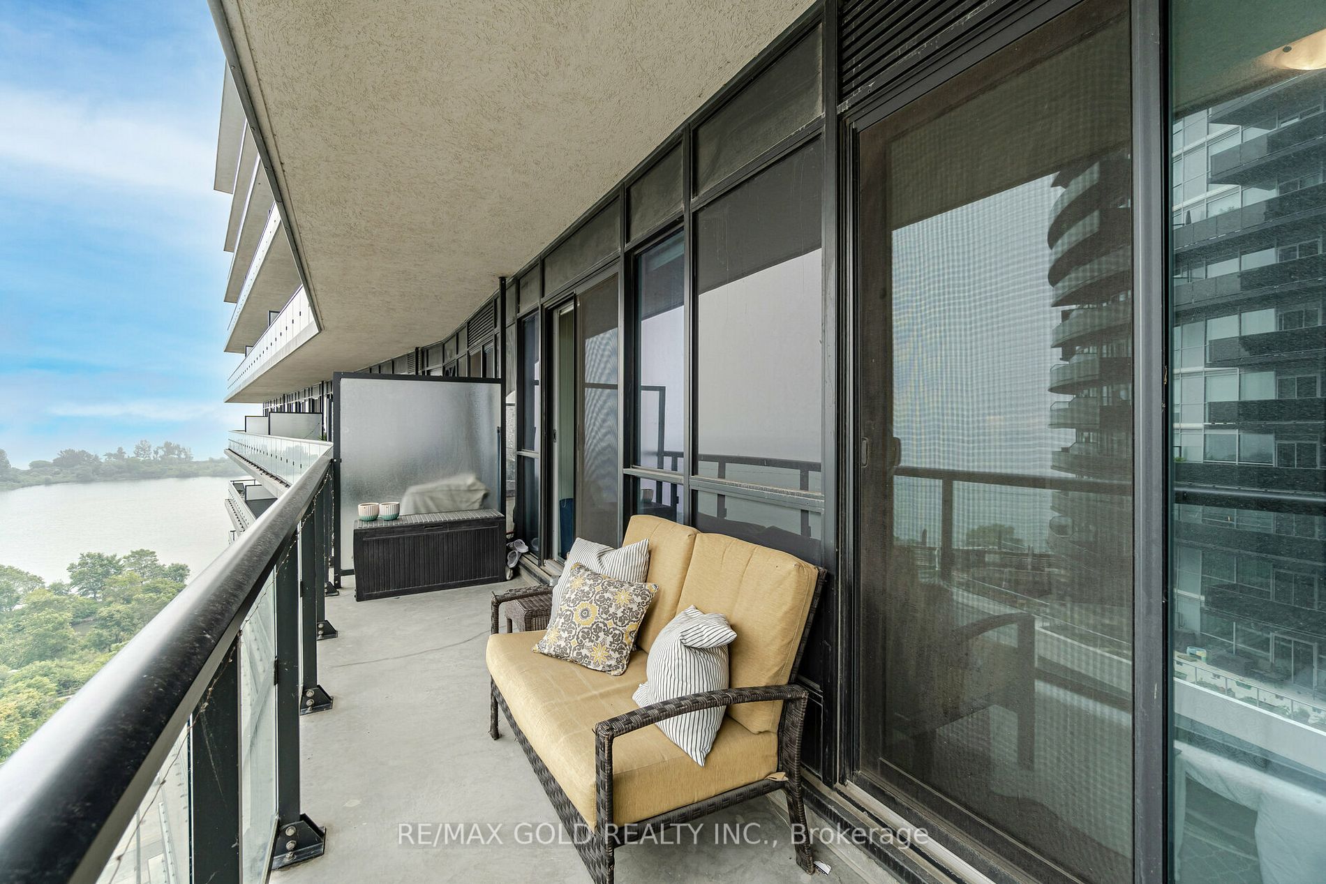 39 Annie Craig Dr, #1010