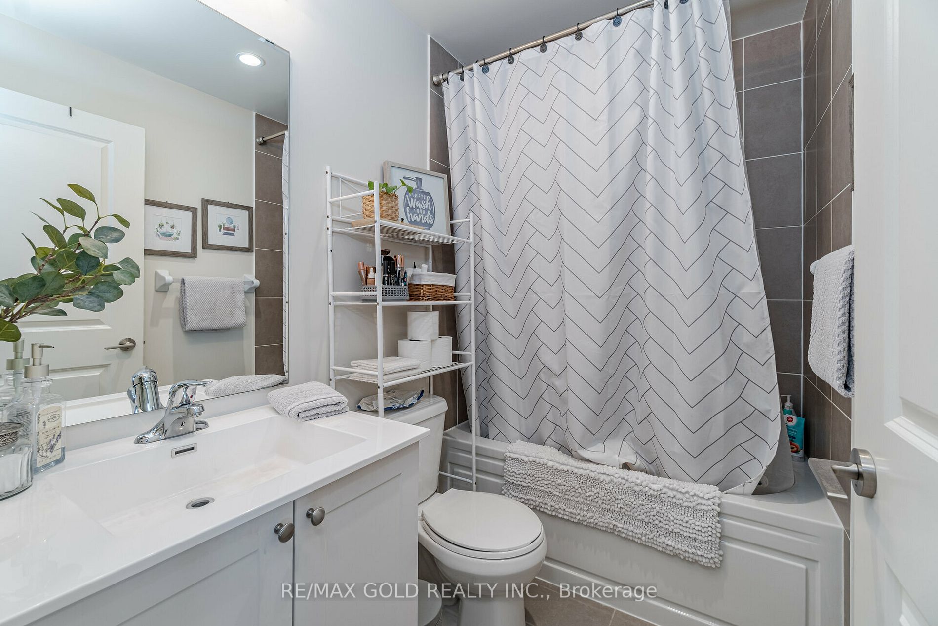 39 Annie Craig Dr, #1010