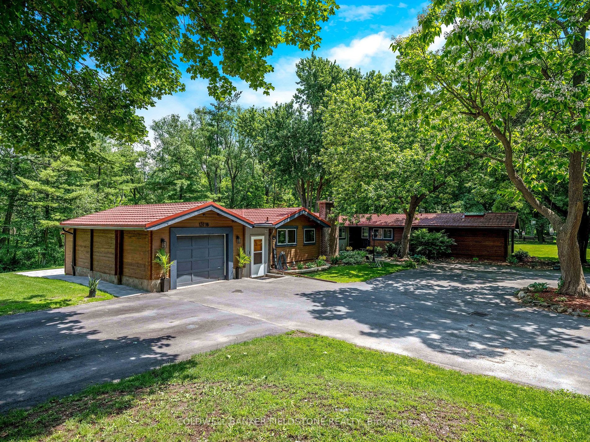 13716 22nd Side Road