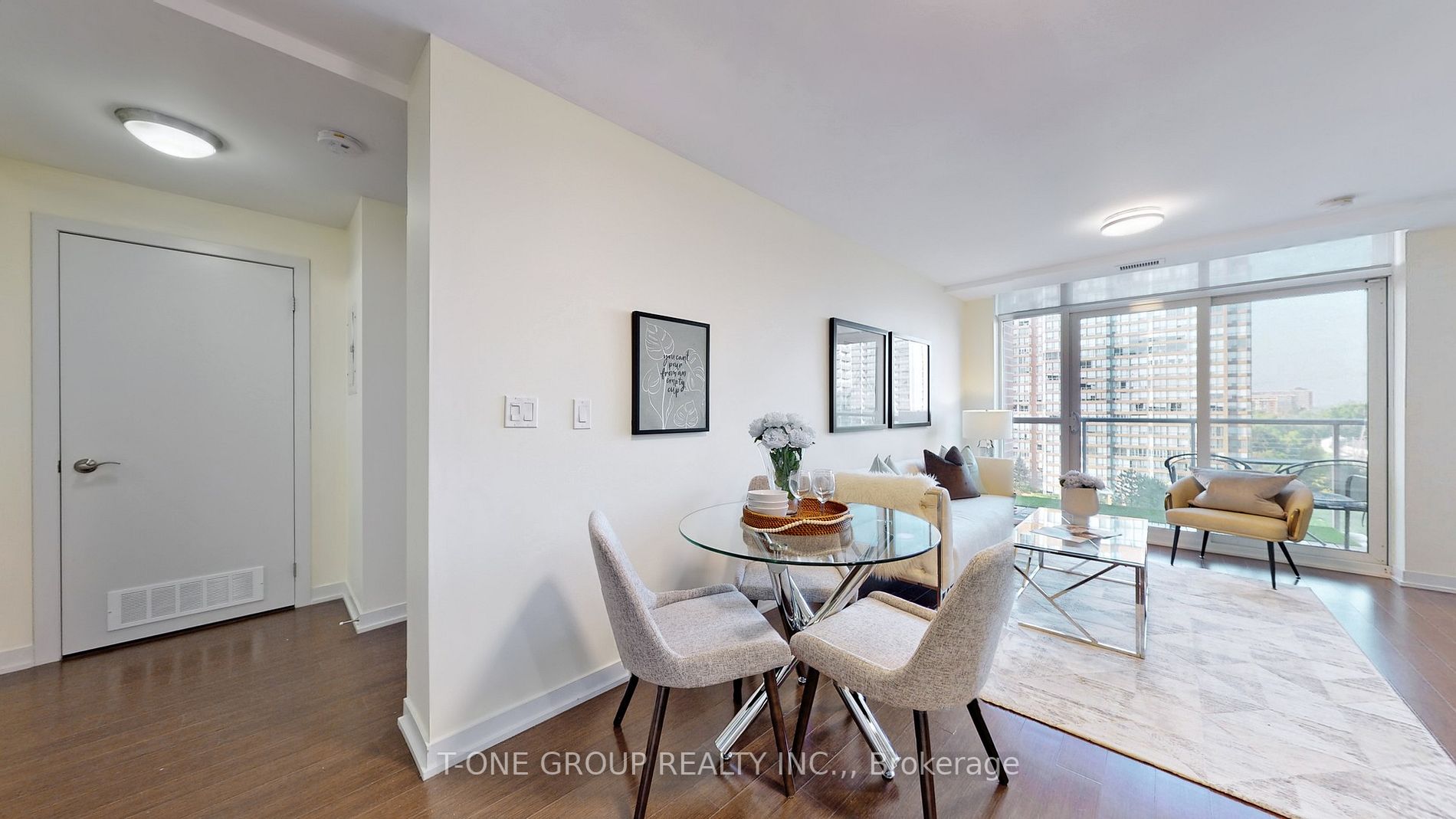 551 Maple Ave, #814