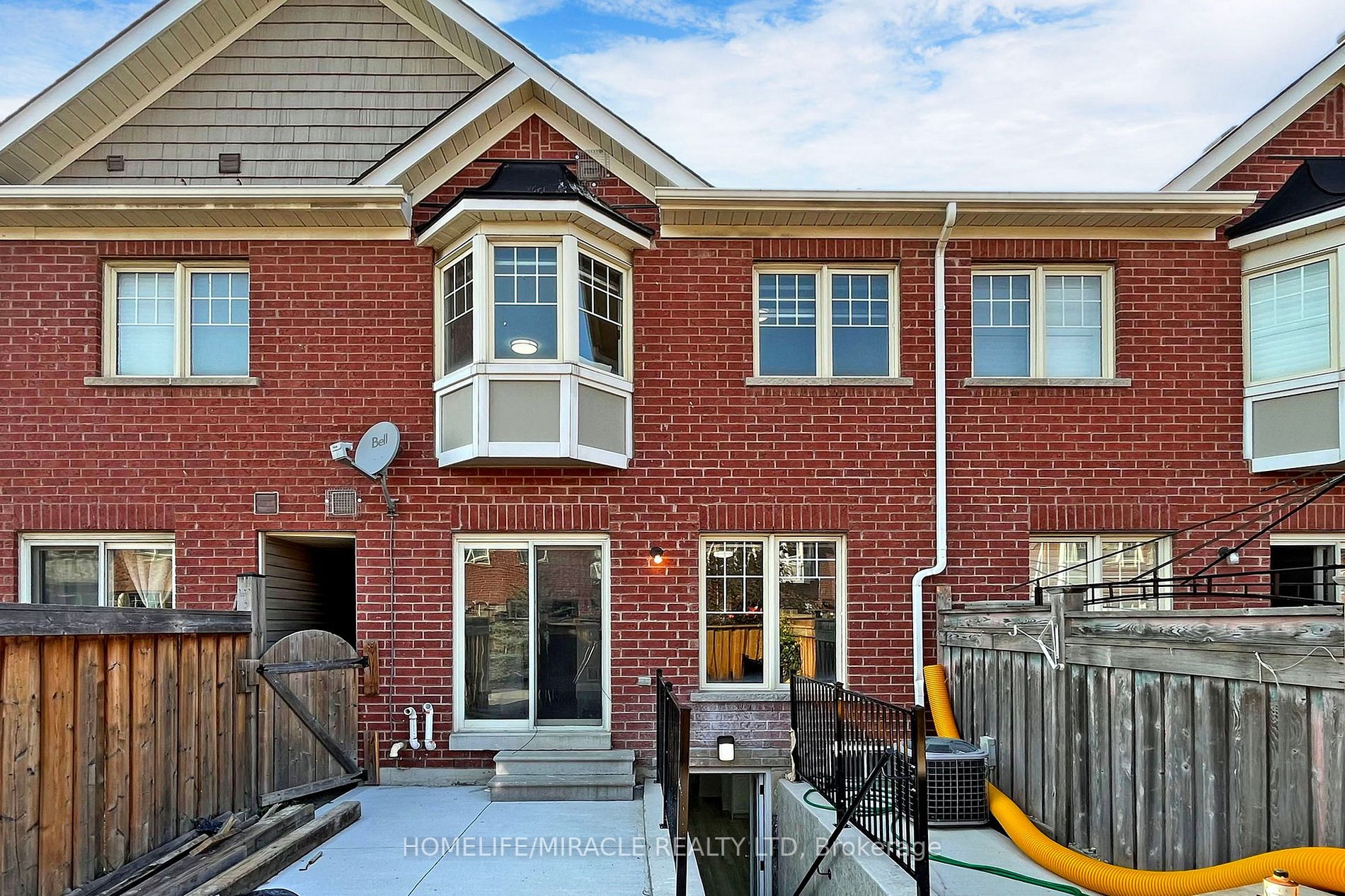 15 Masseyfield St N