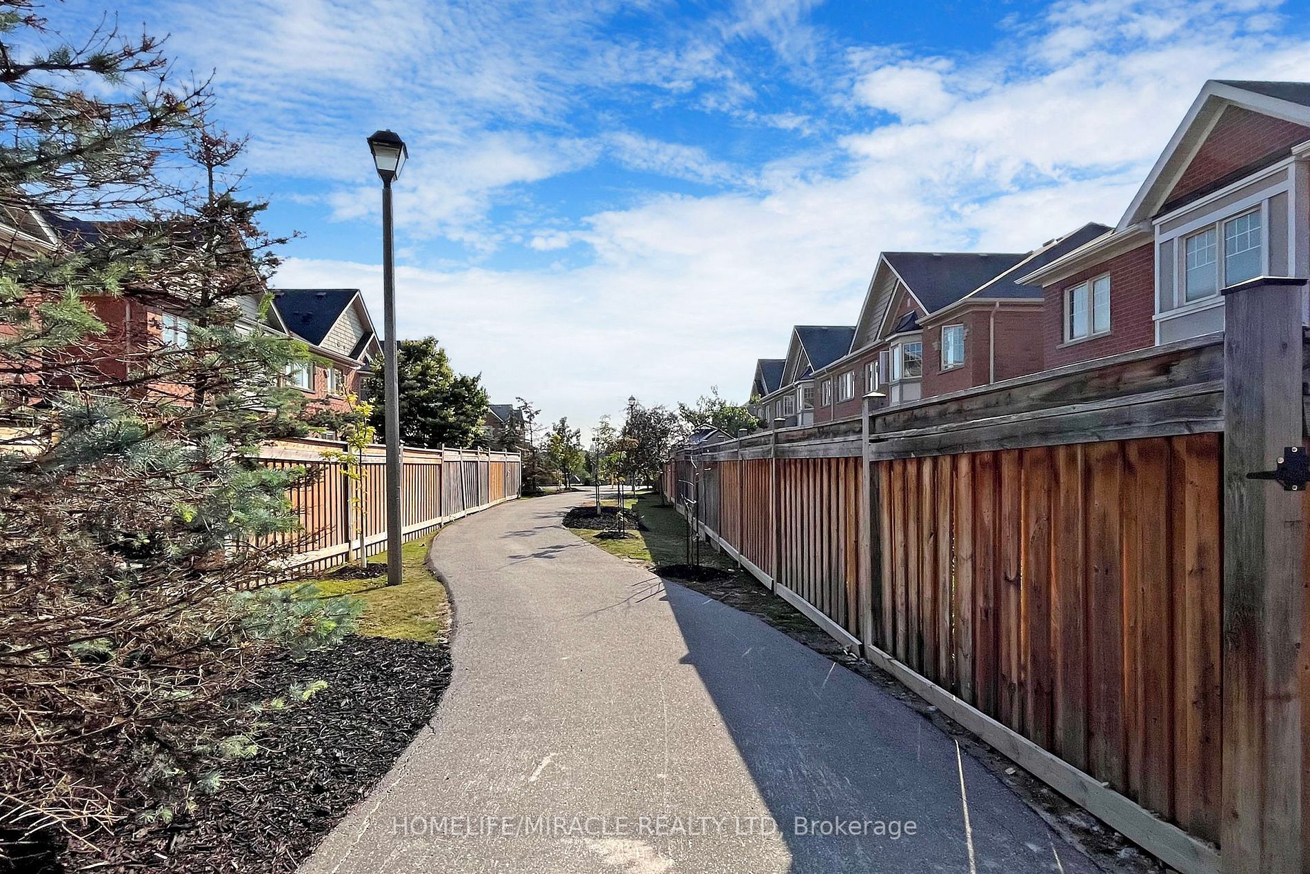 15 Masseyfield St N