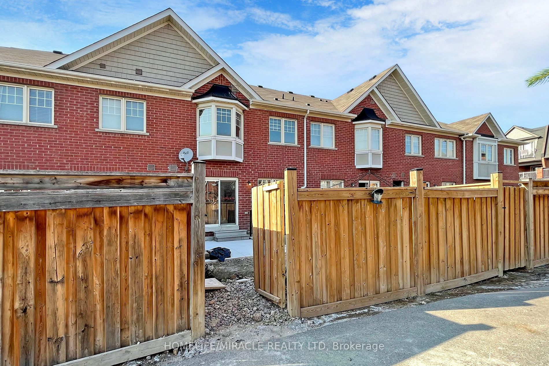 15 Masseyfield St N