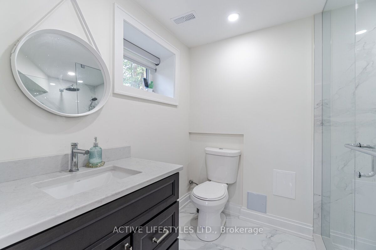 2768 Bushland Cres