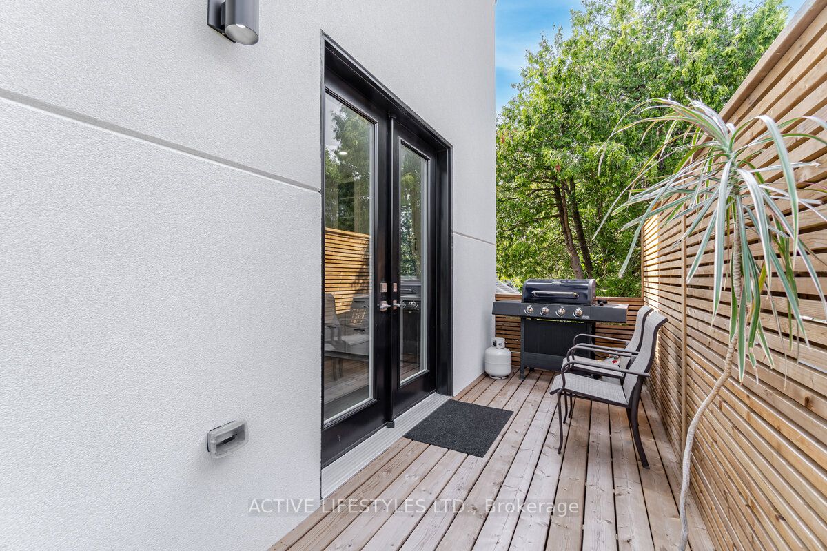 2768 Bushland Cres