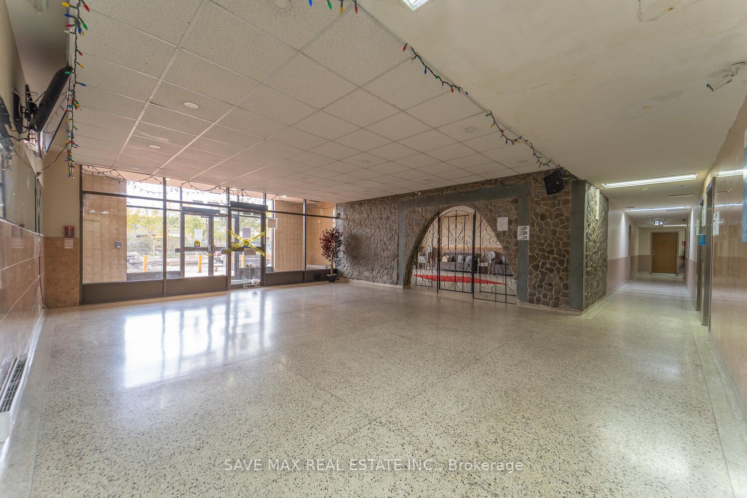 49 Silverstone Dr, #1106