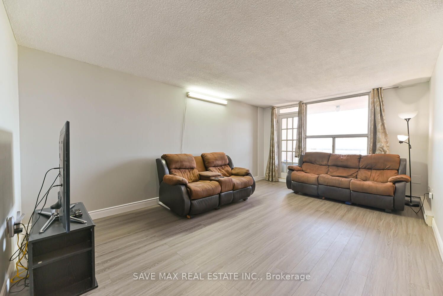 49 Silverstone Dr, #1106