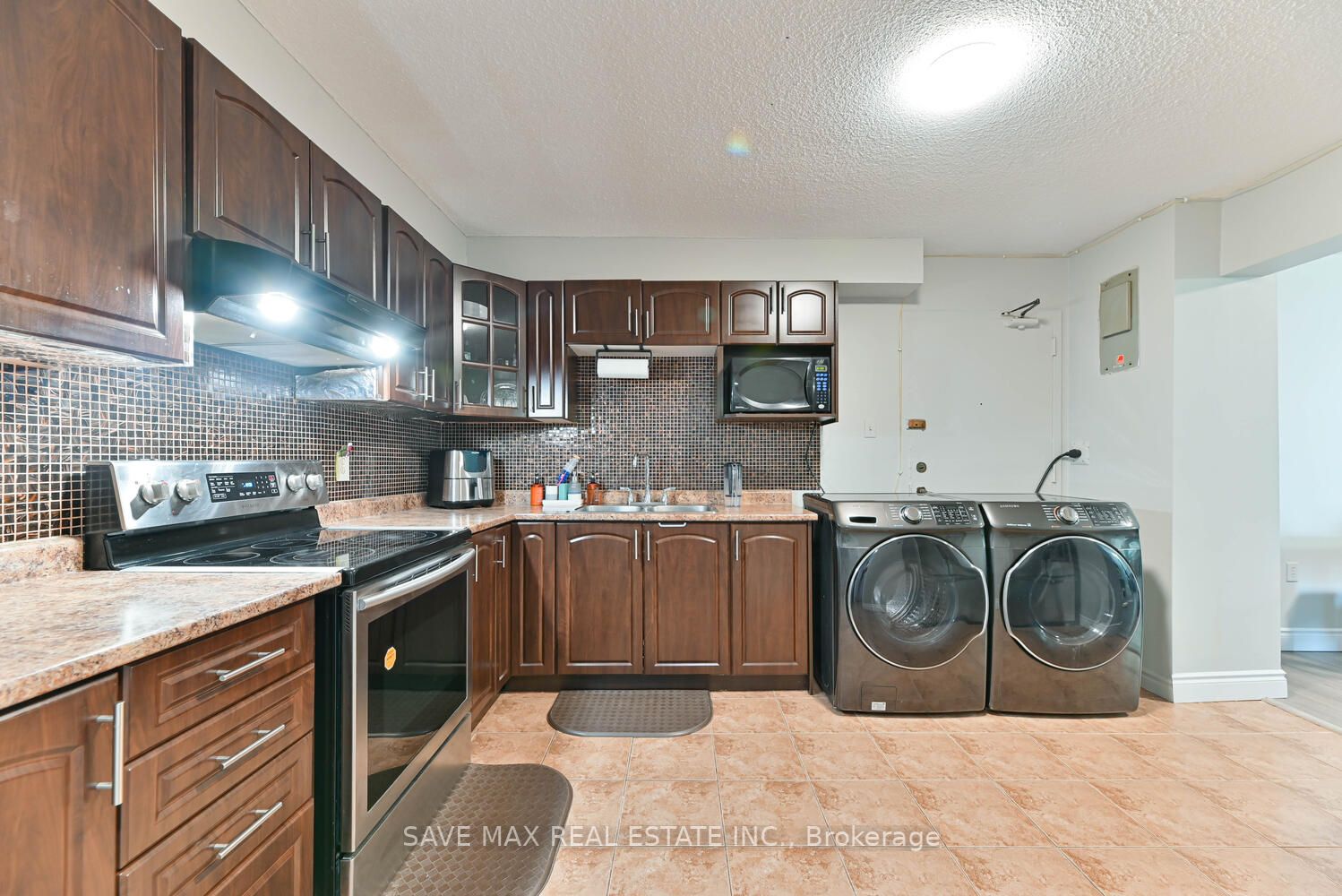 49 Silverstone Dr, #1106
