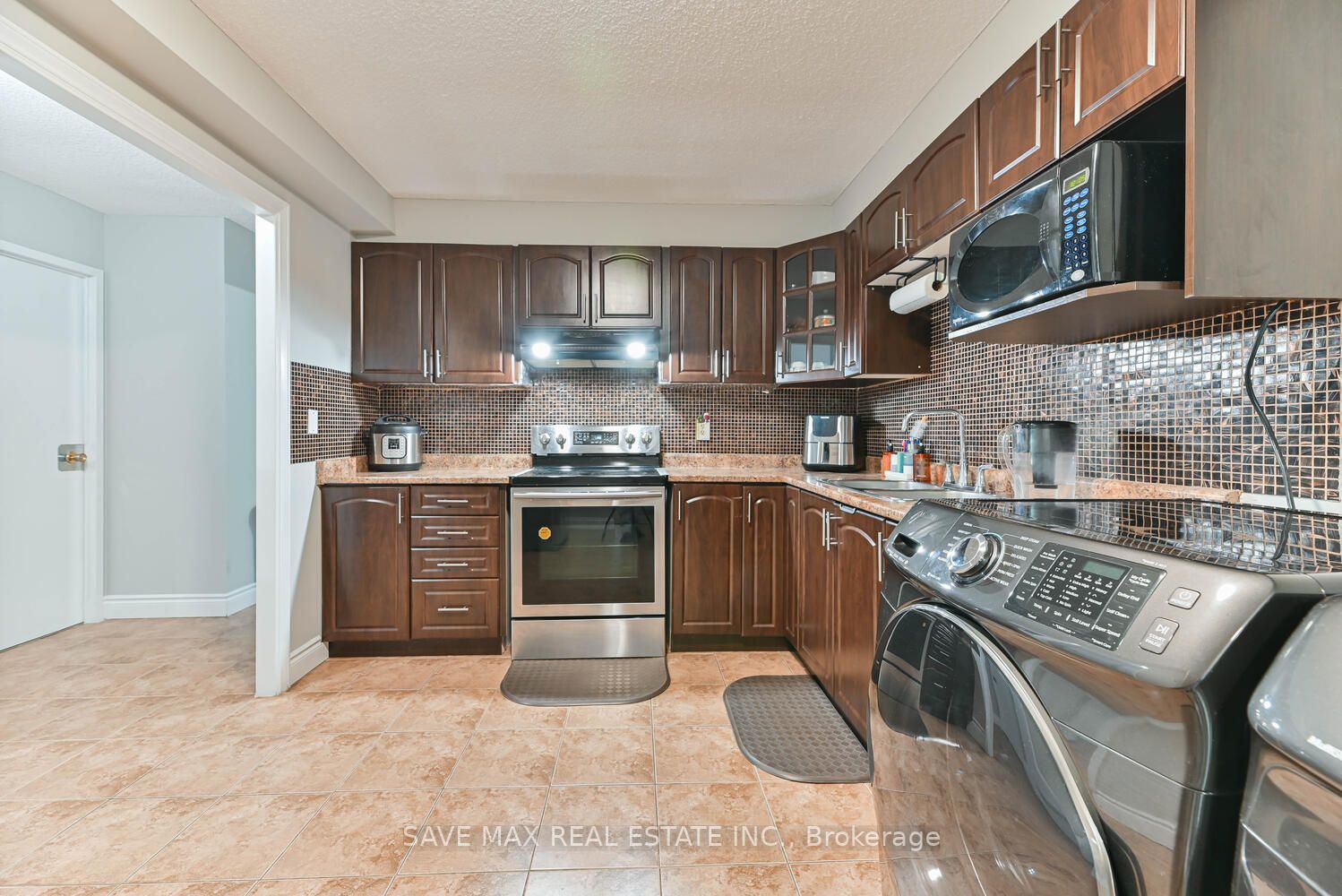 49 Silverstone Dr, #1106