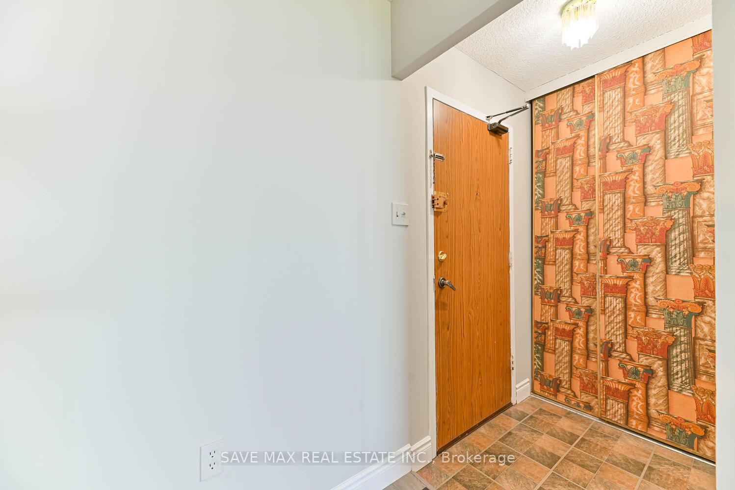 49 Silverstone Dr, #1106