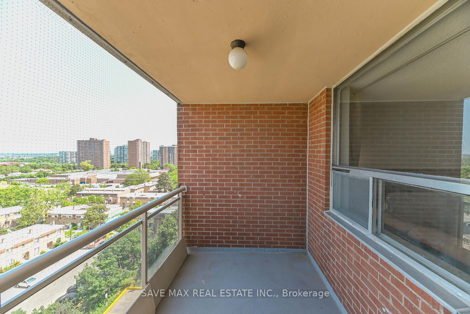 49 Silverstone Dr, #1106