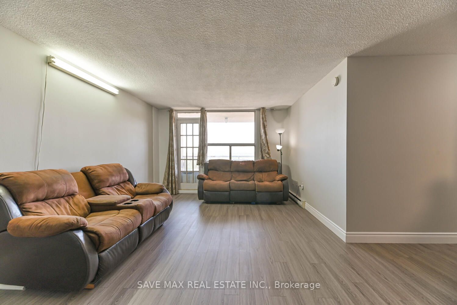 49 Silverstone Dr, #1106
