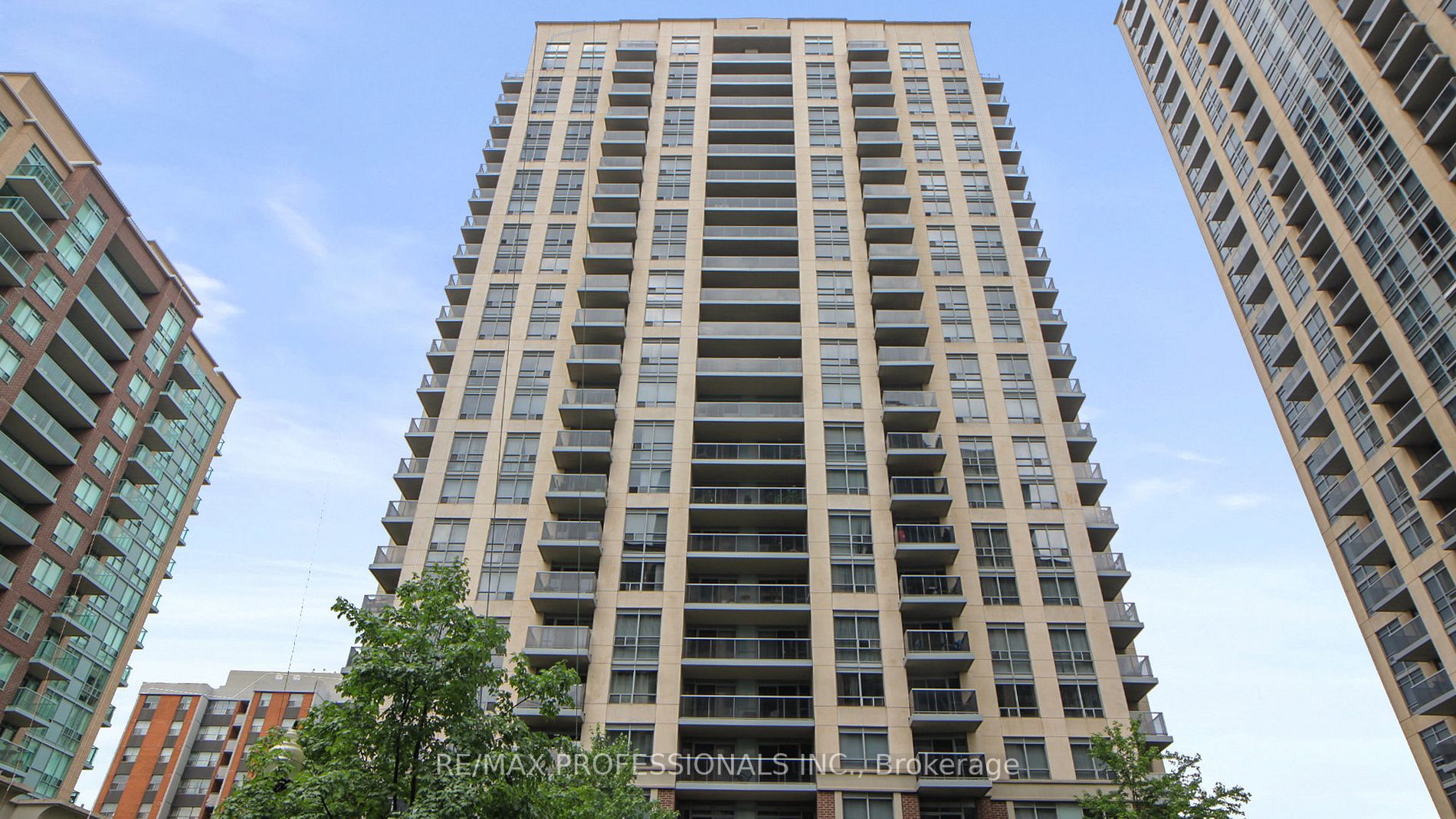 5 Michael Power Pl, #2102