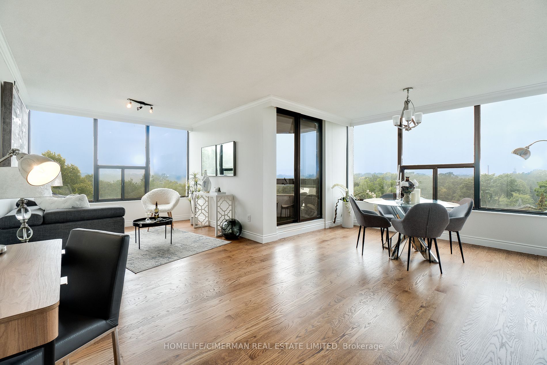 100 Quebec Ave, #712