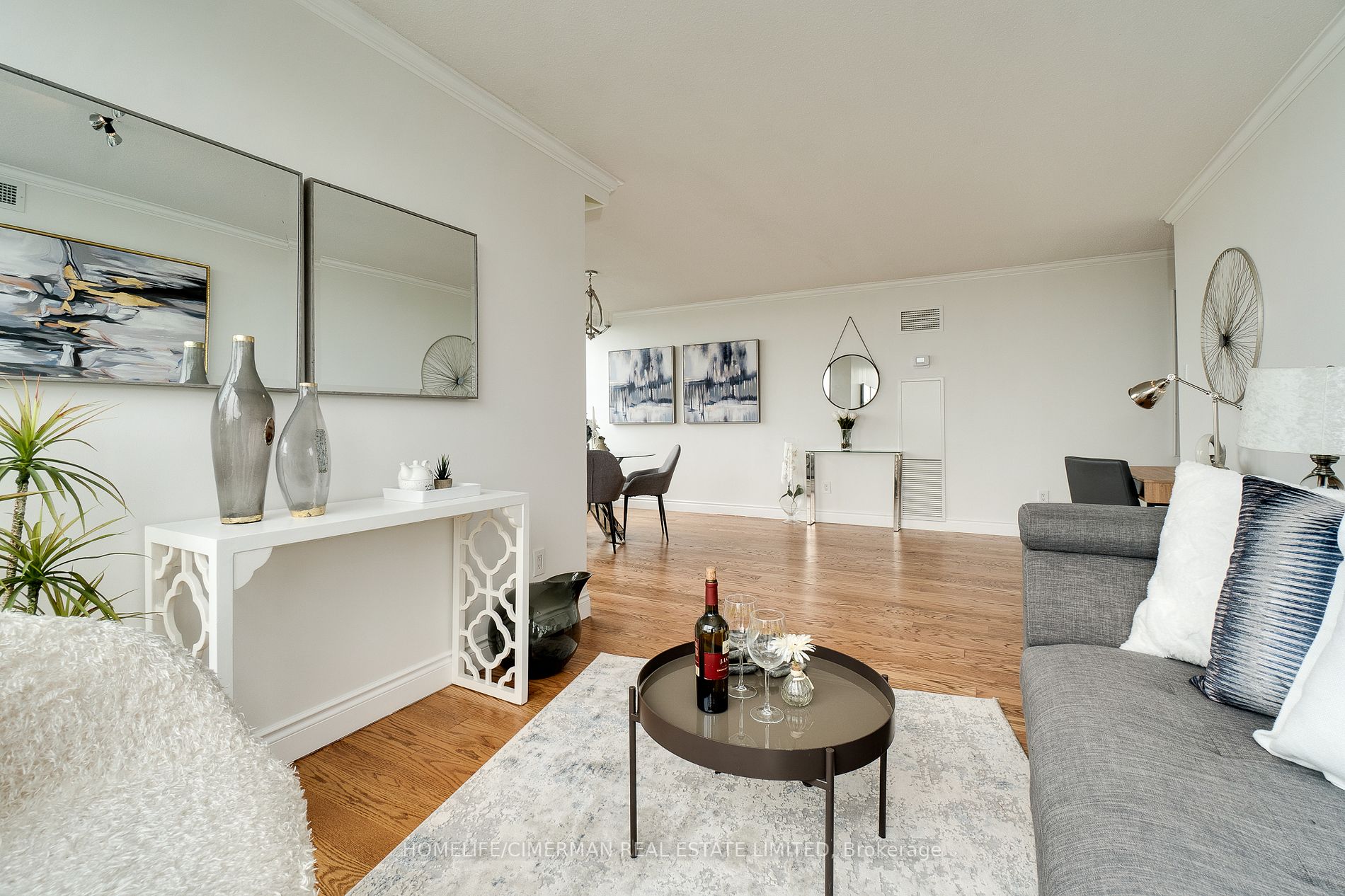 100 Quebec Ave, #712