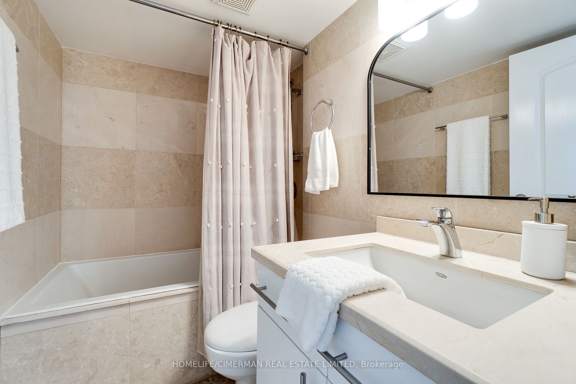100 Quebec Ave, #712