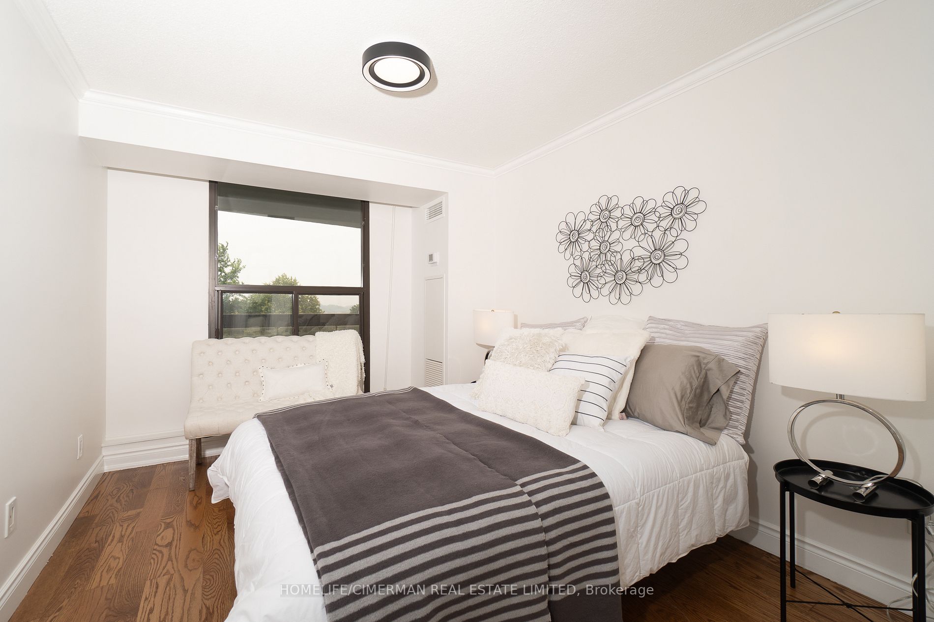 100 Quebec Ave, #712