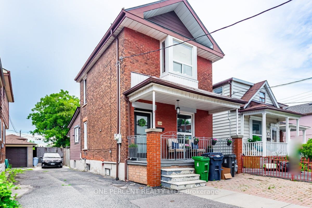Listing W6630328 - Large Photo # 1