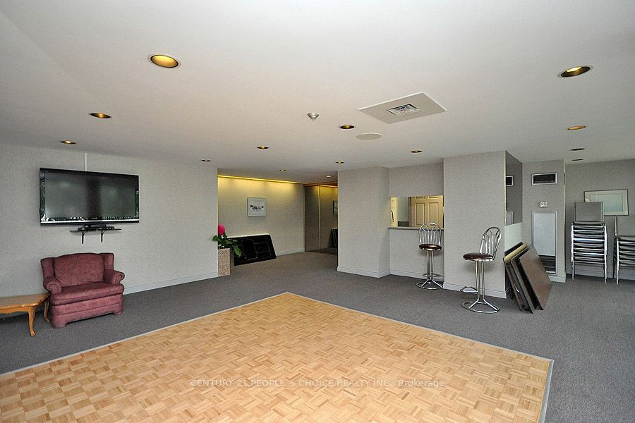 330 Rathburn Road W, #405