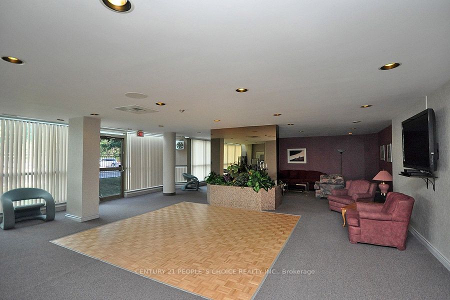 330 Rathburn Road W, #405