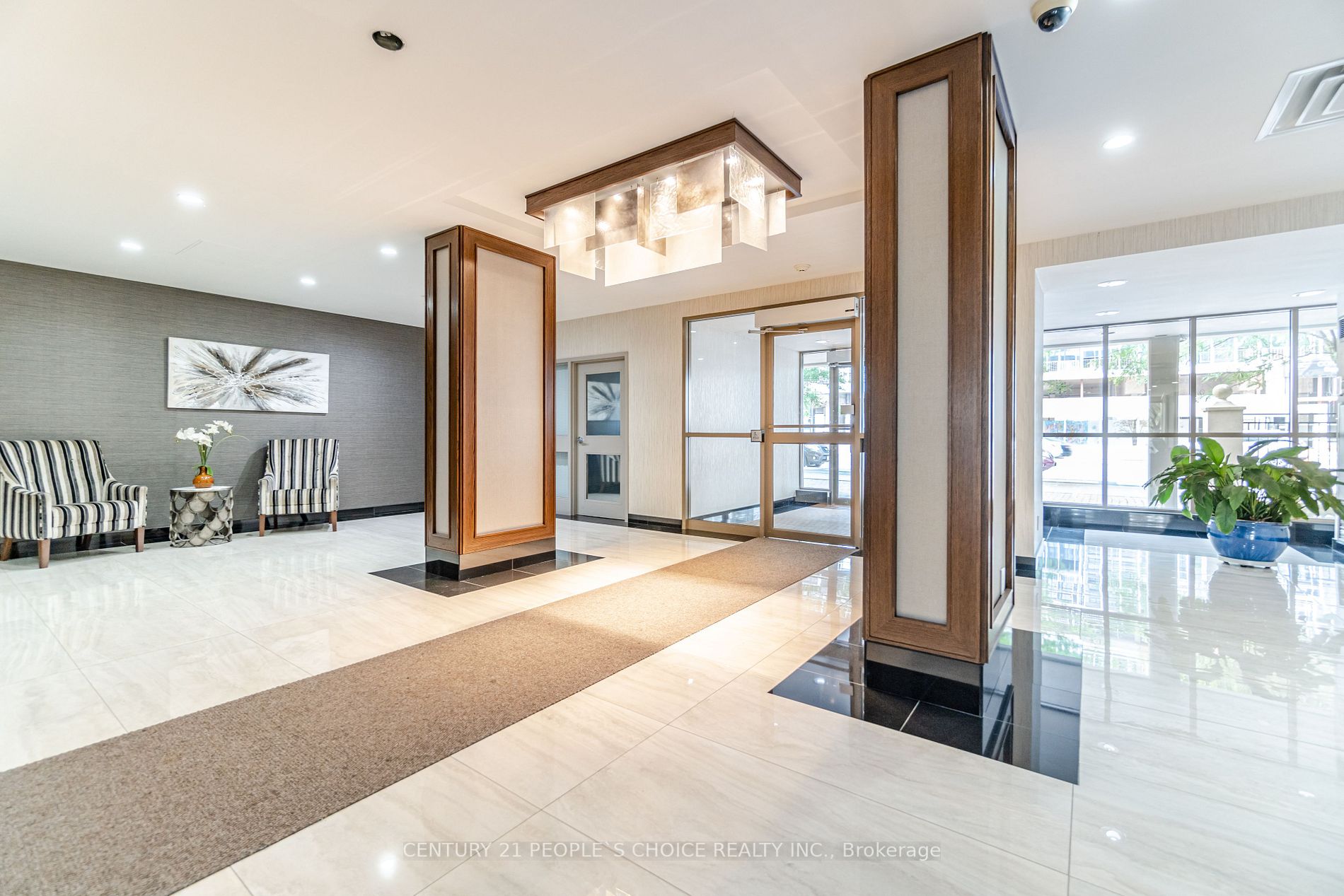 330 Rathburn Road W, #405