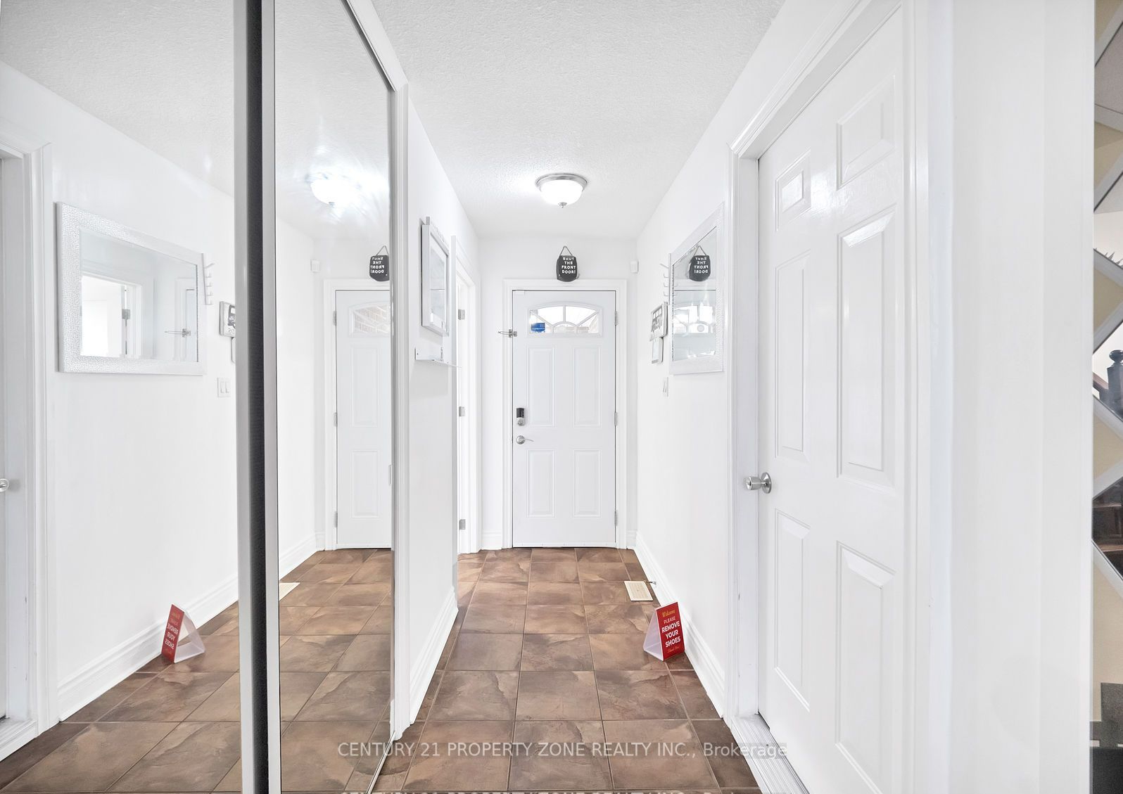11 Hinchley Wood Grve