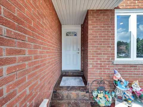 11 Hinchley Wood Grve