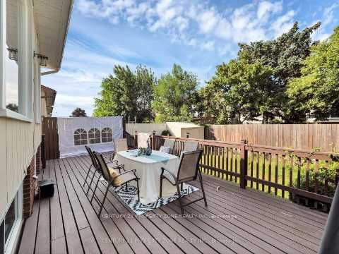 11 Hinchley Wood Grve