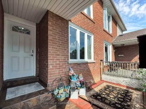 11 Hinchley Wood Grve