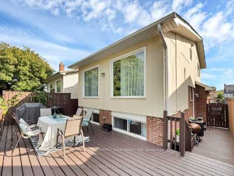 11 Hinchley Wood Grve