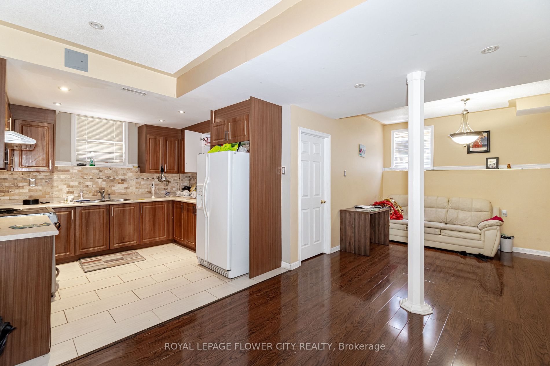 548 Fernforest Dr