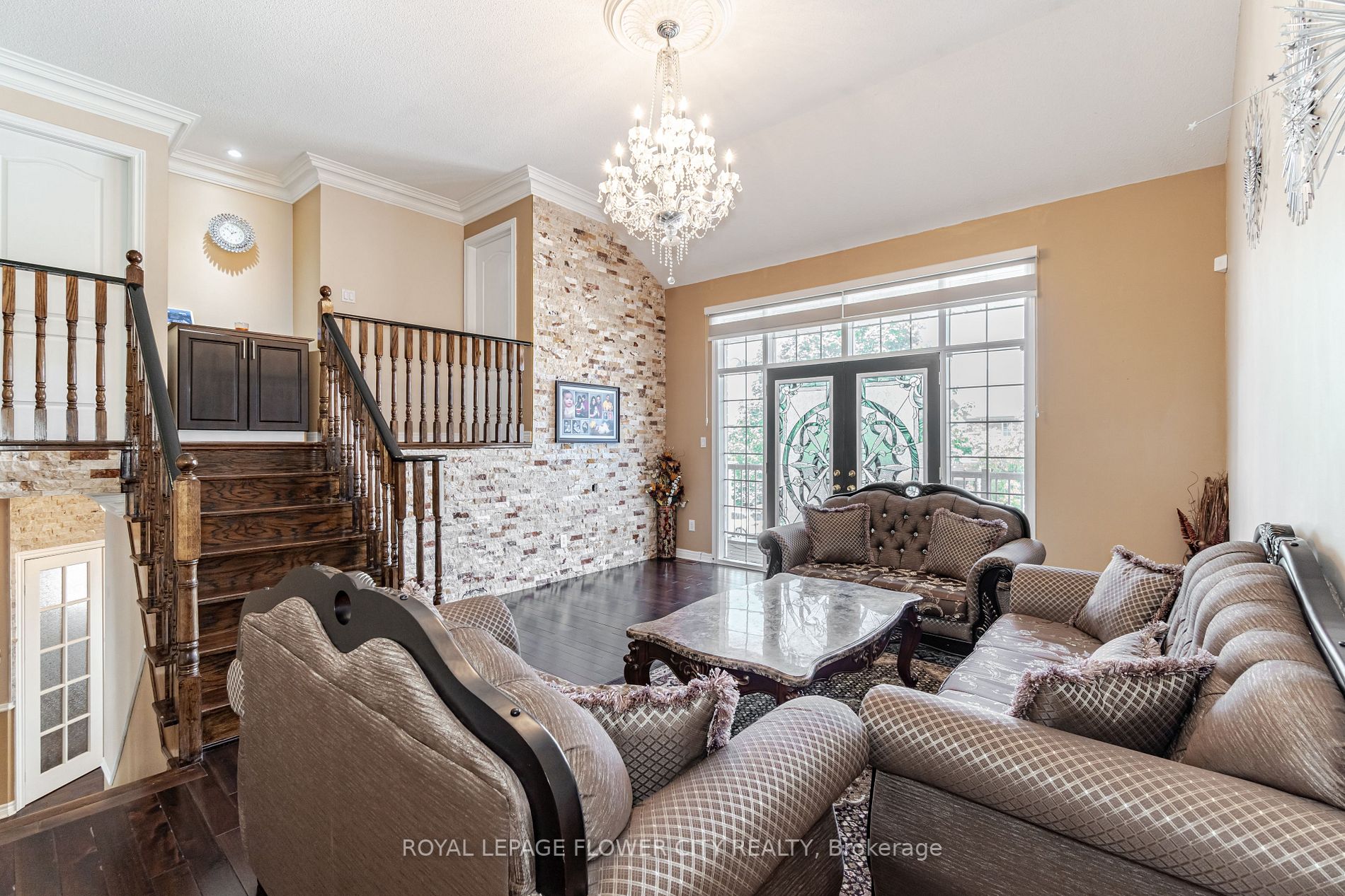 548 Fernforest Dr