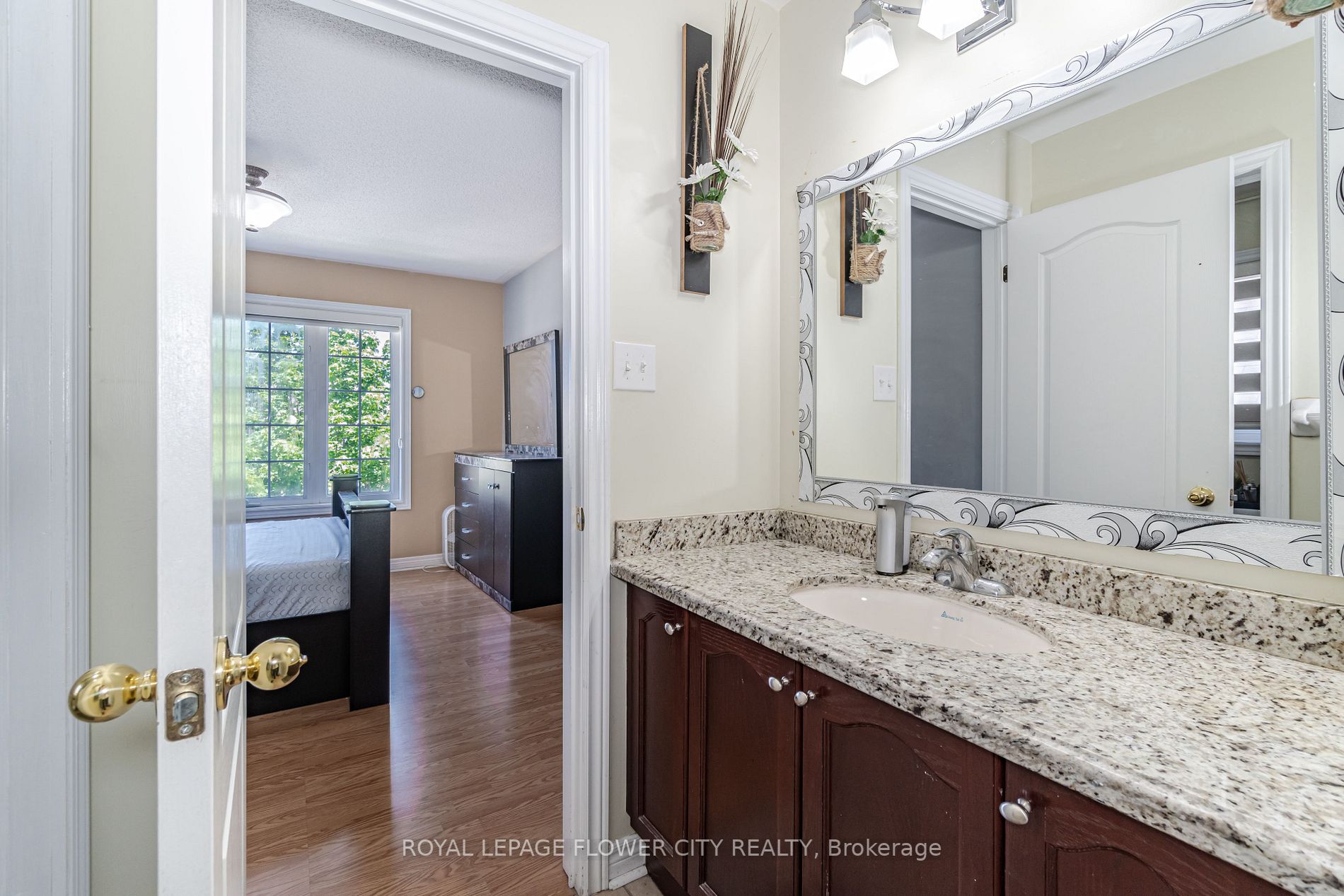 548 Fernforest Dr