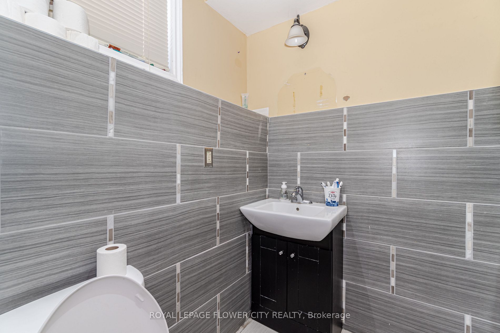 548 Fernforest Dr